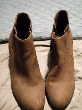 Arizona Love Chestnut Suede Chelsea Booties